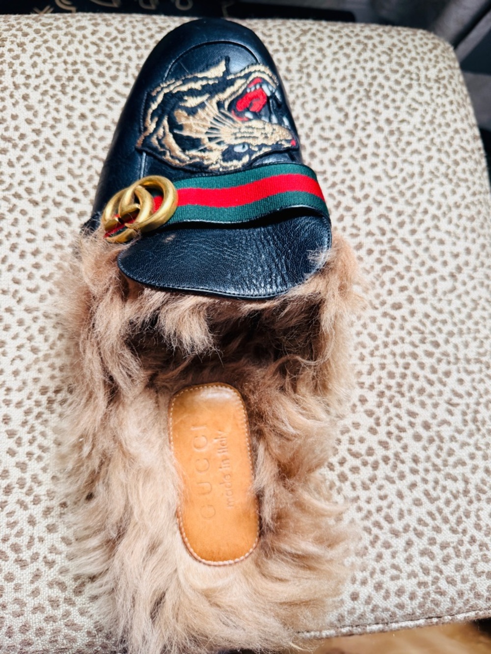 Gucci Black Leather Fur Trim Slide with Tan Fur - JUST ONE LEFT SIZE - Picture 2 of 4